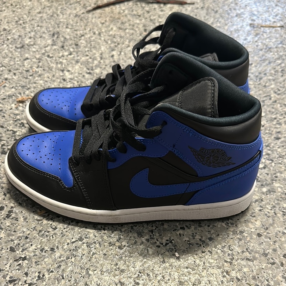 Jordan 1 Mid Hyper Royal